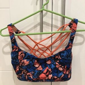 Lululemon free to be wild bra in size 10
